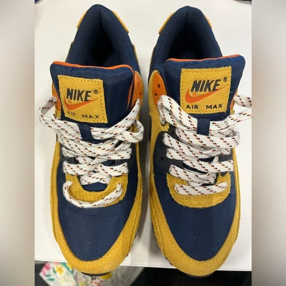 NIKE AIR MAX 'BUCKTAN TEAM NAVY only wore ONCE no box - Picture 3 of 5